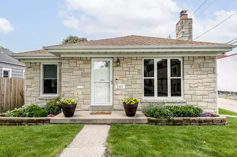 2321 S 79th, West Allis, WI 53219
