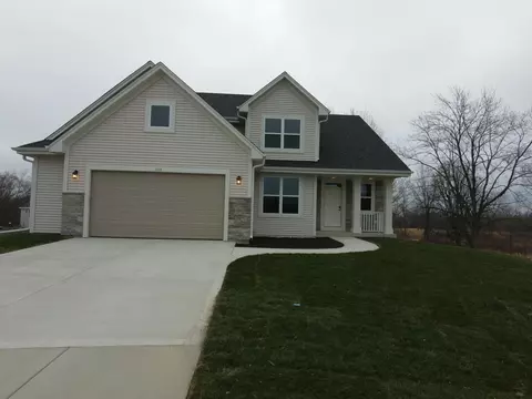 1124 Oxbow, Pewaukee, WI 53072