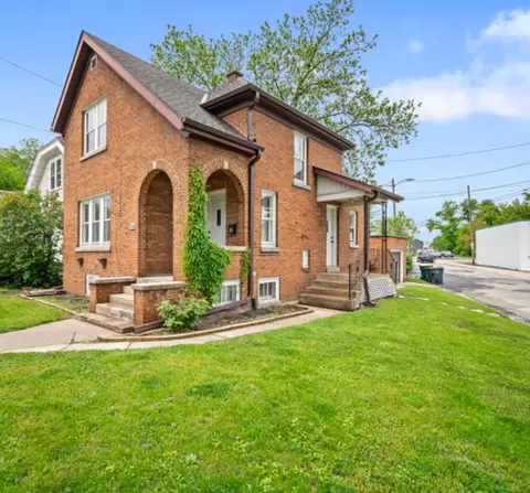 314 Chestnut, West Bend, WI 53095