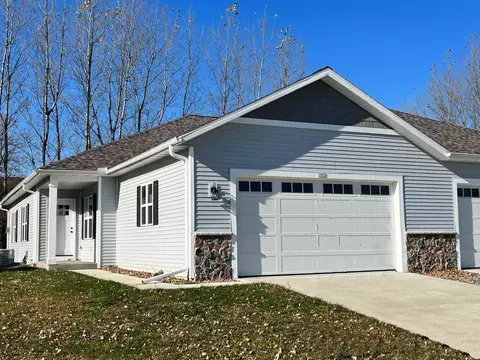 1304 Daisy, West Bend, WI 53090