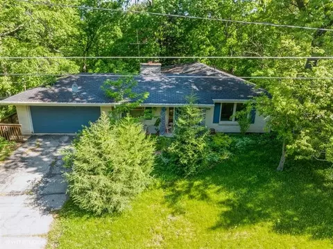 428 Hillcrest, Fontana, WI 53125