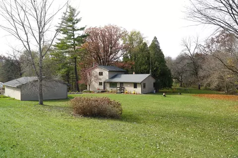 58686 State Highway 60, Bridgeport, WI 53821