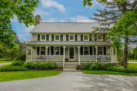 10942 N Range Line, Mequon, WI 53092