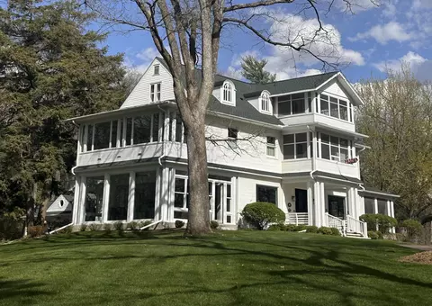 W4206 Black Point, Linn, WI 53147