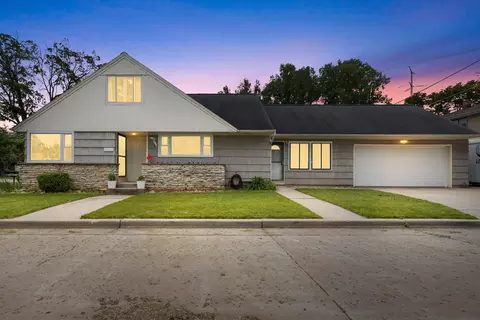1301 W Sheridan, Milwaukee, WI 53209