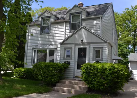 242 E Gauer, Milwaukee, WI 53207