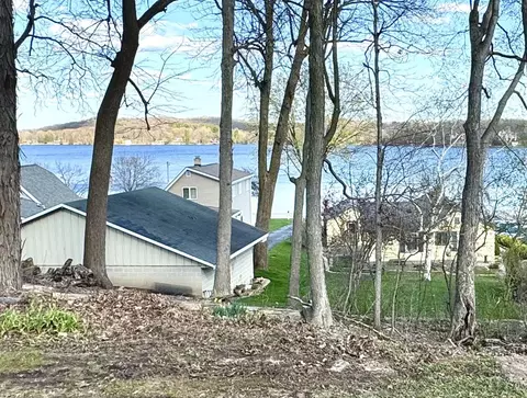 4931 Basler, Hartford, WI 53027
