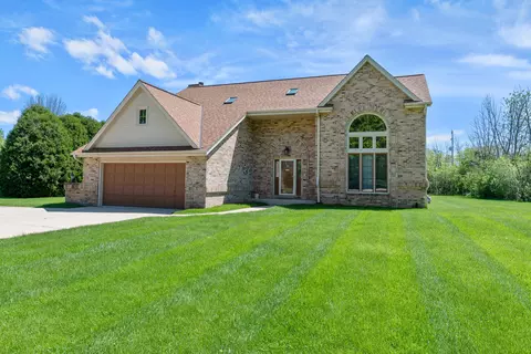 12438 N Portland, Mequon, WI 53092