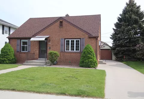 2113 Broadway, Sheboygan, WI 53081