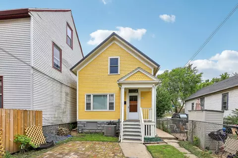 2309 W Pierce, Milwaukee, WI 53204