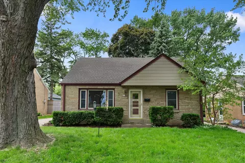 523 N 107th, Wauwatosa, WI 53226