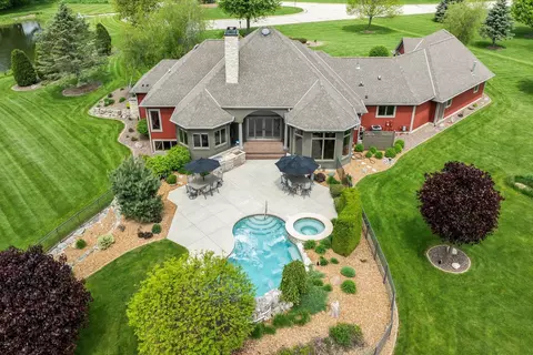 852 Feather Reed, Hubertus, WI 53033