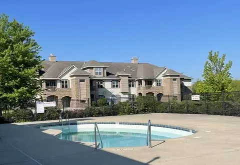 3053 W Drexel #106, Franklin, WI 53132