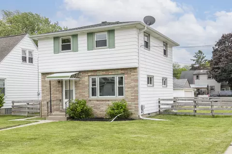 1637 Chestnut, South Milwaukee, WI 53172