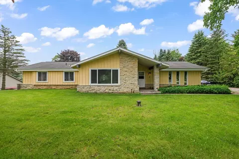 6055 S Aberdeen, New Berlin, WI 53146