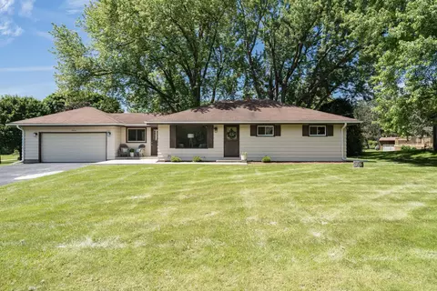 9861 W Elm Leaf, Franklin, WI 53132