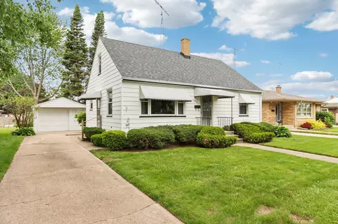 7818 Pershing, Kenosha, WI 53142