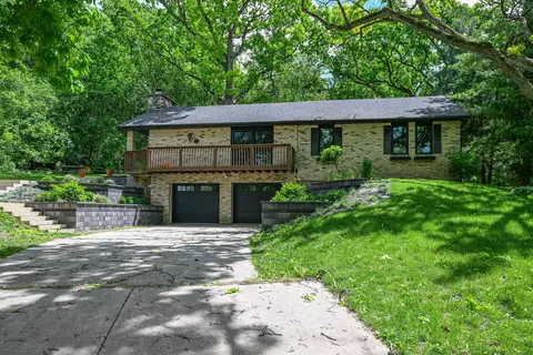n7034 Oakwood Road, Richmond, WI 53190