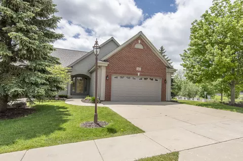 3425 Red Maple, Waukesha, WI 53188