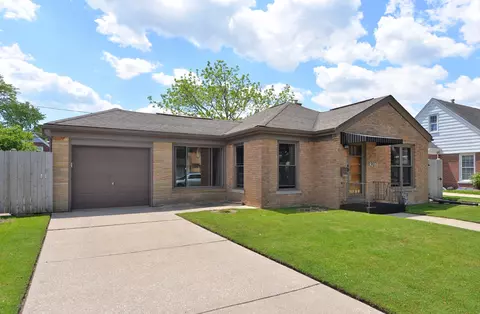 907 Kingston, Racine, WI 53402