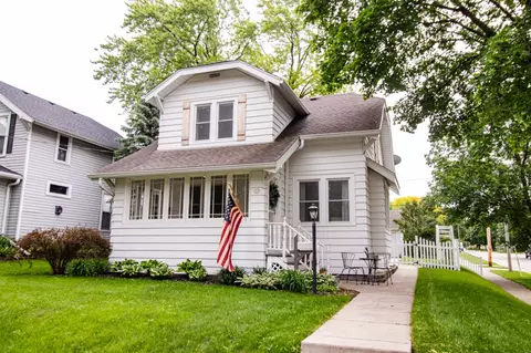 155 W Newhall, Waukesha, WI 53186