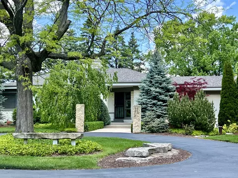 850 W Dean, River Hills, WI 53217
