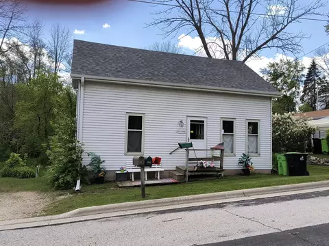 261 Lincoln, Cleveland, WI 53015