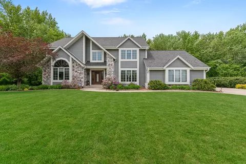 w153n10851 Honeysuckle, Germantown, WI 53022