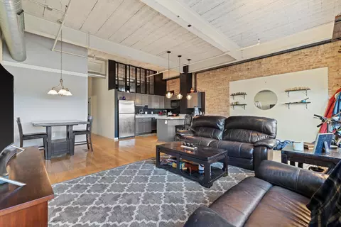 234 E Reservoir #209, Milwaukee, WI 53212