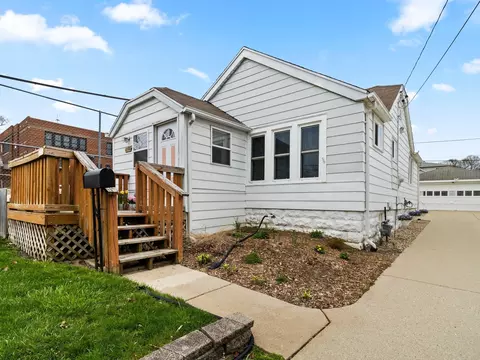 4376 S Griffin, Milwaukee, WI 53207