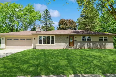 214 Babalee, West Bend, WI 53090