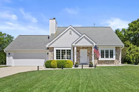 7424 S Hillendale, Franklin, WI 53132