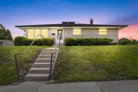 3553 E Bottsford, Cudahy, WI 53110
