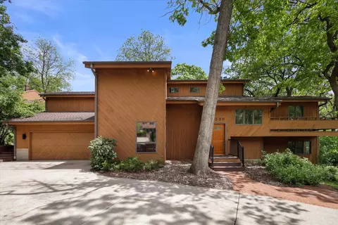 1235 Seitz, Waukesha, WI 53186