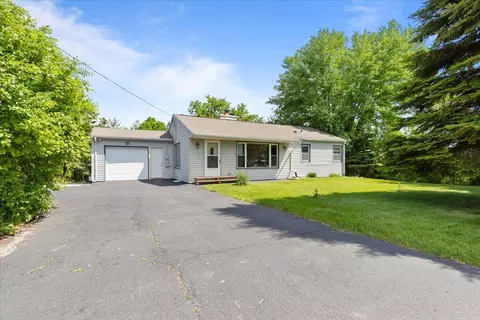 n35w29694 North Shr, Delafield, WI 53072