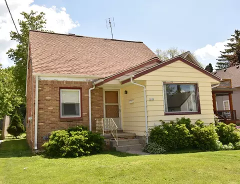 3620 S Ellen, Saint Francis, WI 53235