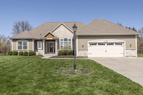 n28w24370 Single Tree, Pewaukee, WI 53072