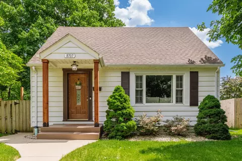 8707 W Stuth, West Allis, WI 53227