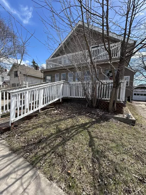 1339 W College, Appleton, WI 54914