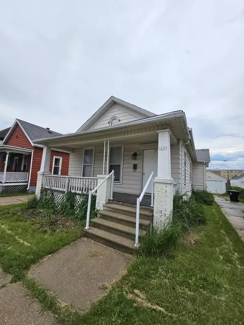 1621 S Memorial, Racine, WI 53403
