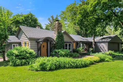 462 Circle, Delavan, WI 53191
