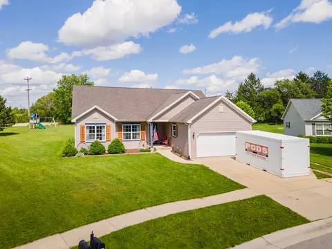 539 S Woodpine, Elkhorn, WI 53121