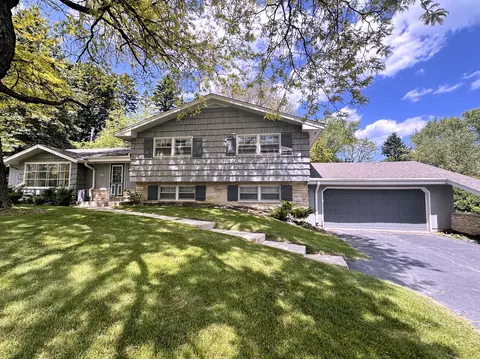 2520 W Kenboern, Glendale, WI 53209