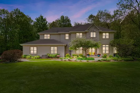 1461 Wolf Den, Hubertus, WI 53033