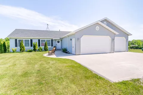 w4432 County Road G, Holland, WI 53013