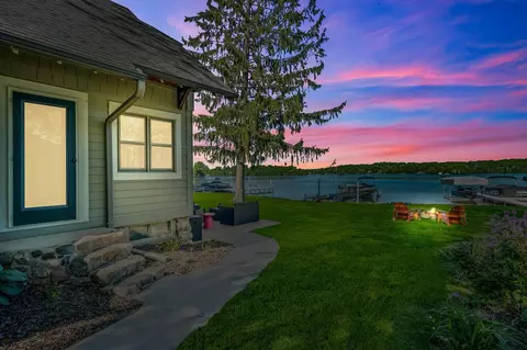 5602 W W Lk, West Bend, WI 53095