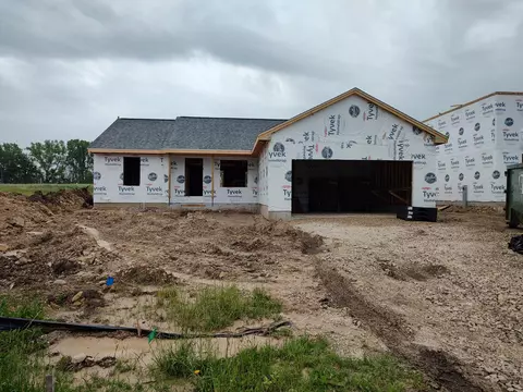 1040 Ridgeway #LT 4, Pewaukee, WI 53072