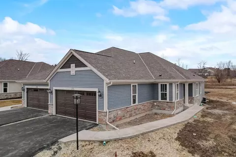 w204n17637 Laurel #402, Jackson, WI 53037