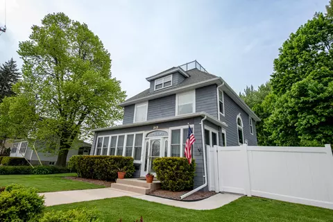 313 W Main, Port Washington, WI 53074