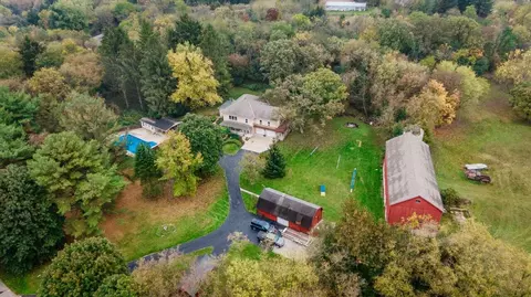 s49w34011 Moraine Hls, Ottawa, WI 53118